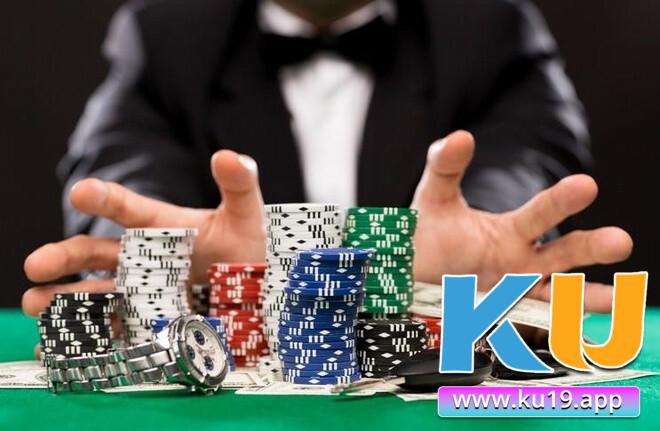 Học cách quản lý bankroll khi chơi Poker Ku19